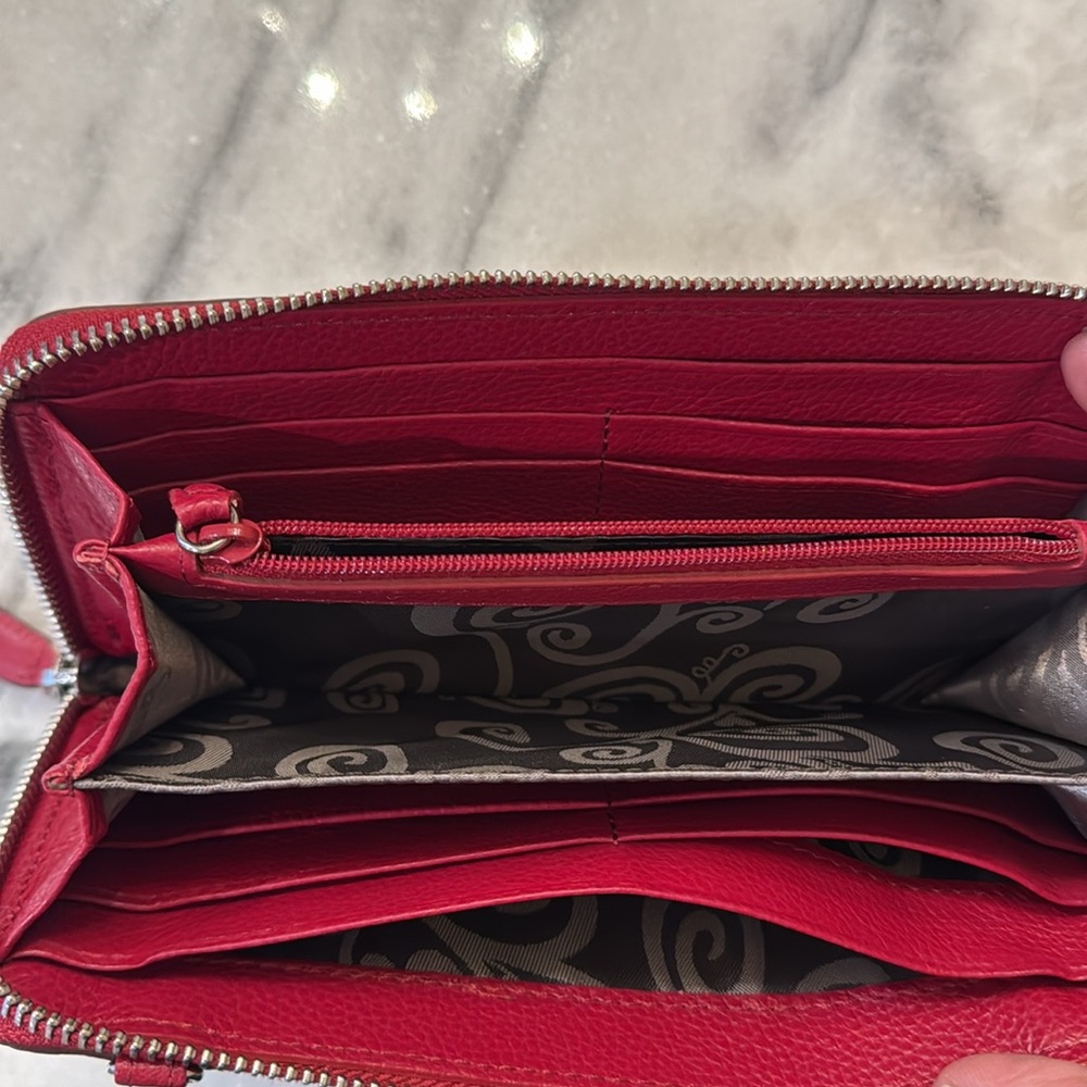Brighton FERRARA Large Lipstick RED Zip Around Leather Wallet Crossbody - Picture 5 of 5